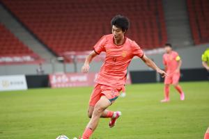 何時留洋？趙松源首戰1v4槍手 今日替補1分鐘造2球助球隊逆轉